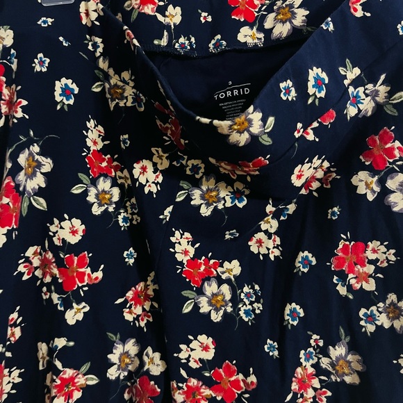 Torrid floral pant - Picture 3 of 6